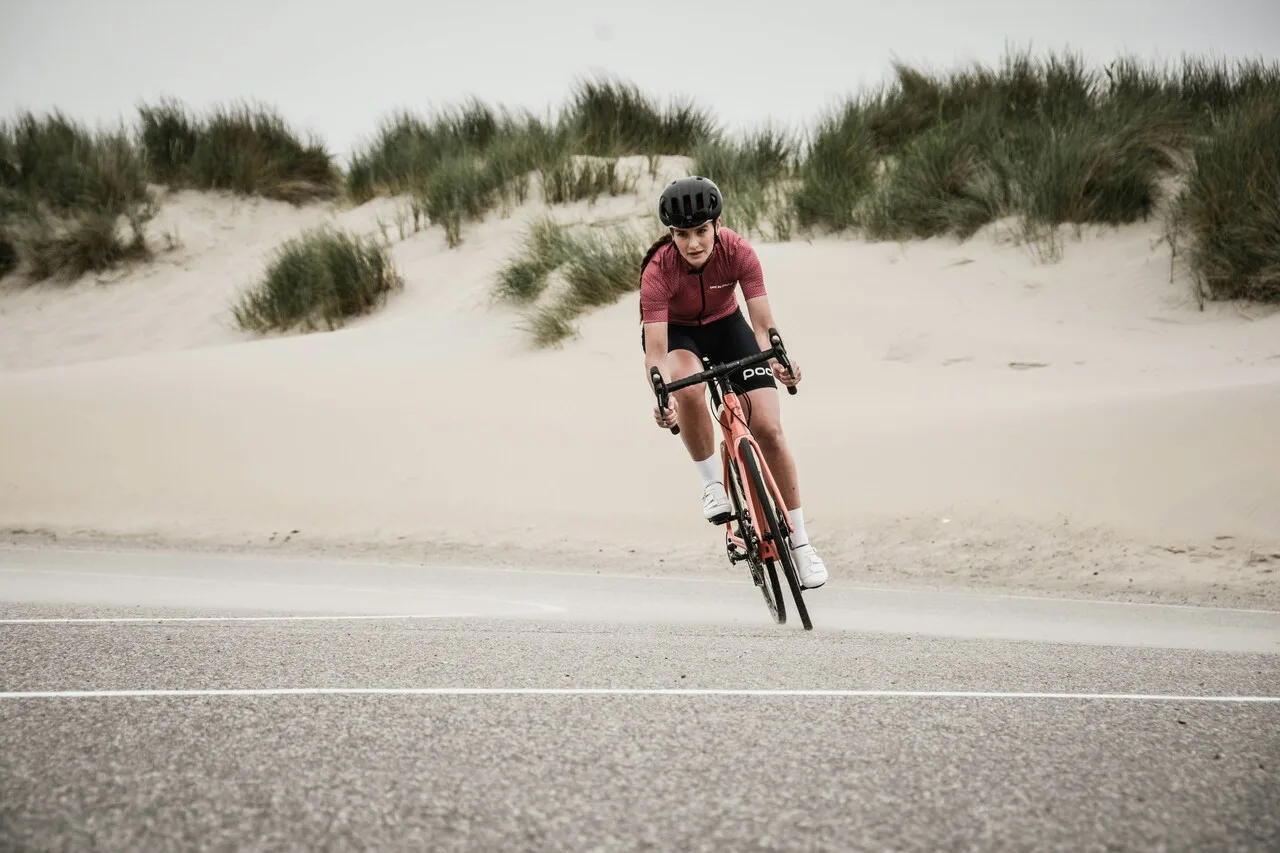 Meisje op racefiets